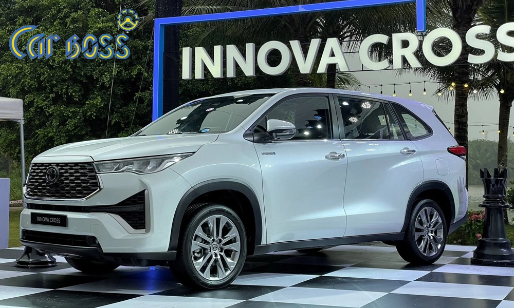 Innova Cross Hev 2025