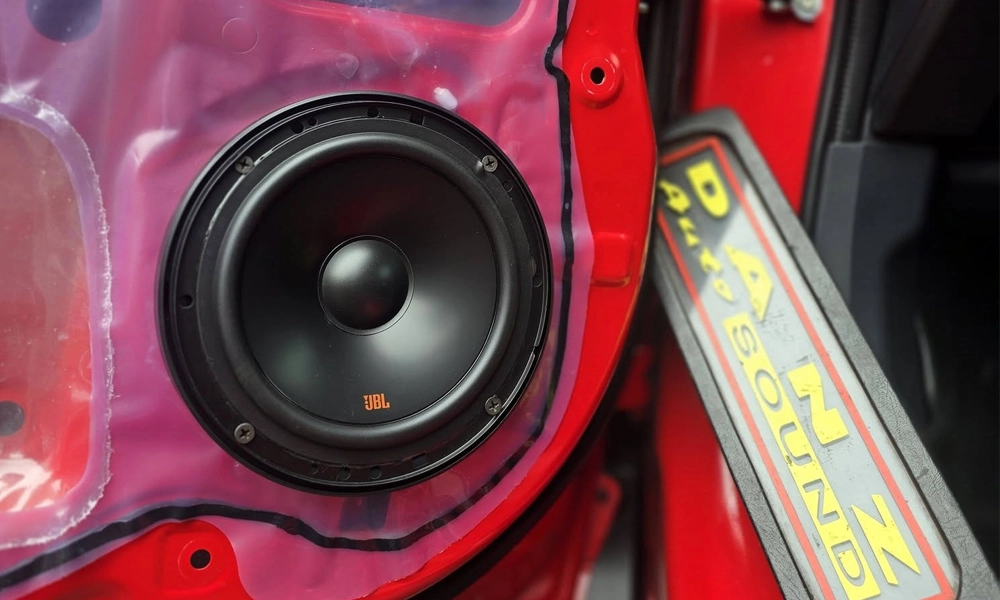 Loa cánh cửa ô tô JBL