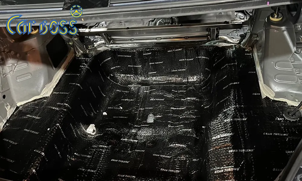 Dập tắt tiếng ù nền và dao động từ hệ khung gầm rời khi cách âm chống ồn ô tô Isuzu D-Max