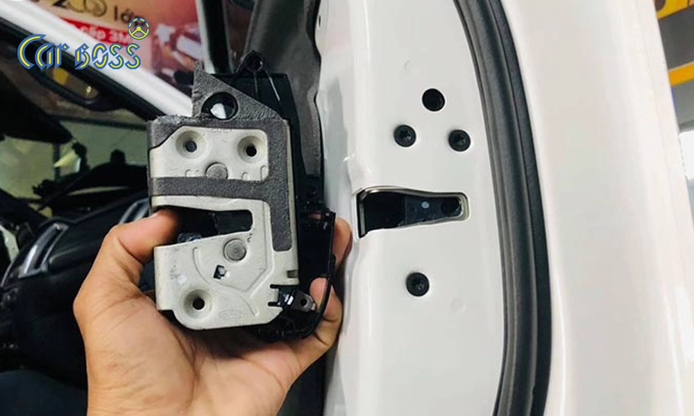 Nâng cấp cửa hít Ford Explorer