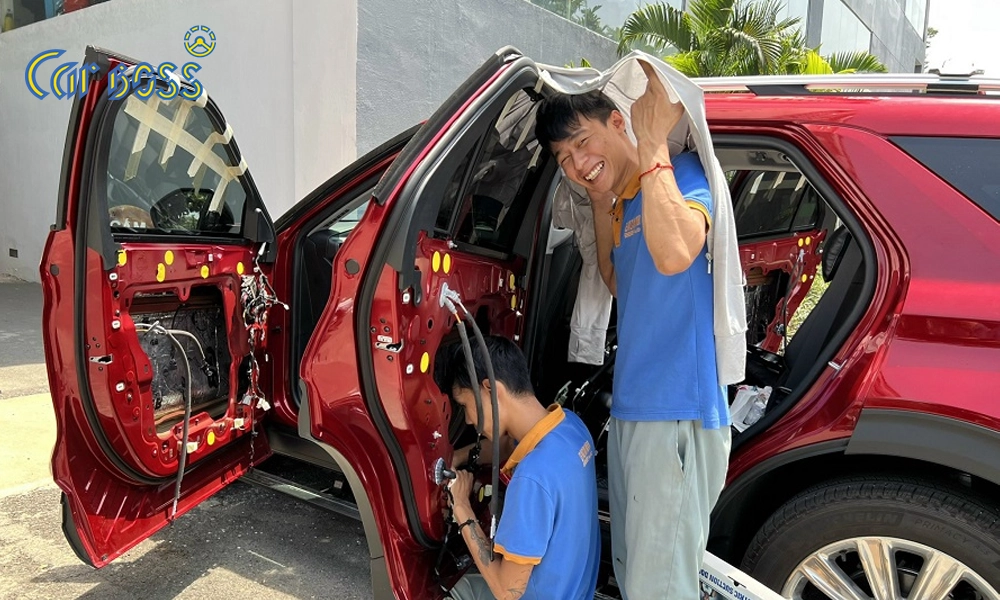 Độ cửa hít Ford Explorer chính hãng Owin