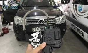 Độ cửa hít Toyota Fortuner