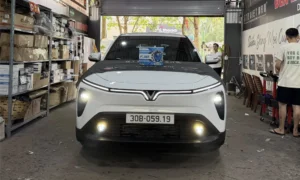 Độ bi gầm VinFast MPV7